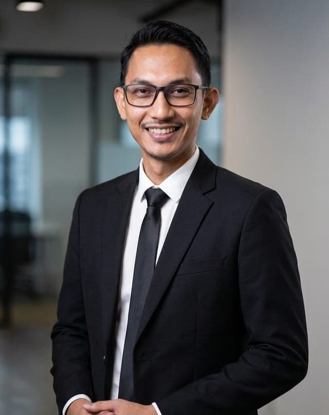 Deny Esa Saputra, Founder & CEO of HUNTR Deny Esa Saputra, Founder & CEO of HUNTR
